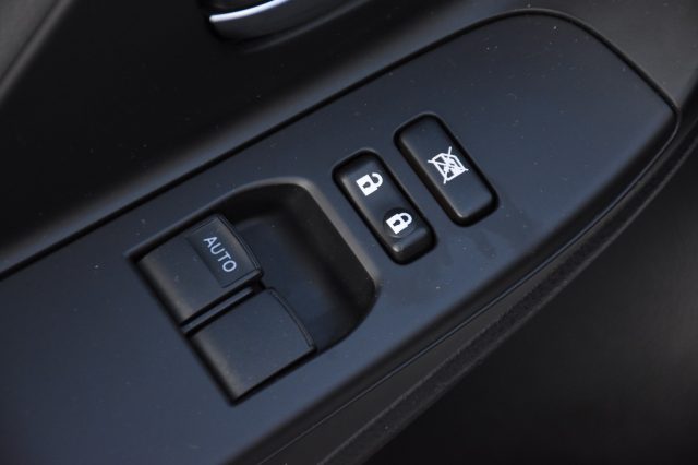 TOYOTA Yaris usata, con Volante in pelle