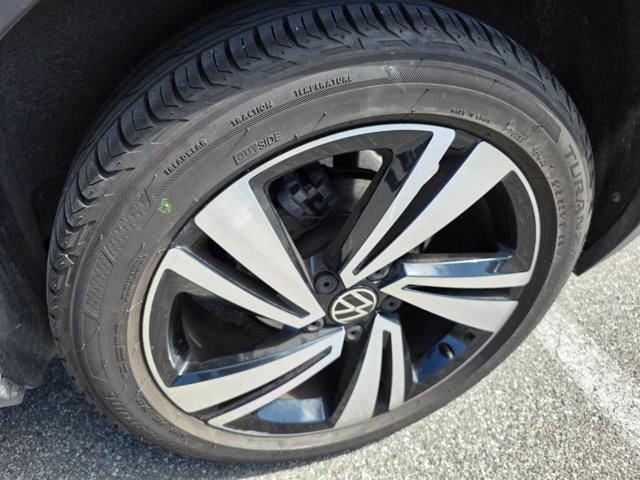 VOLKSWAGEN T-Roc usata, con Volante multifunzione