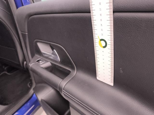 MERCEDES-BENZ GLB 180 usata, con Telecamera per parcheggio assistito