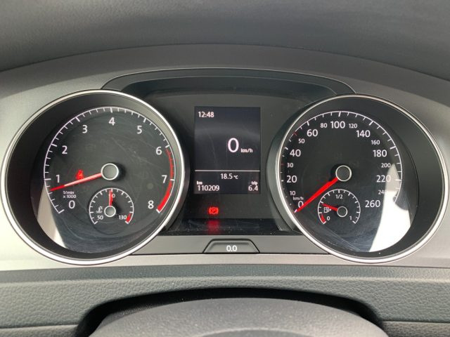VOLKSWAGEN Golf usata, con Touch screen