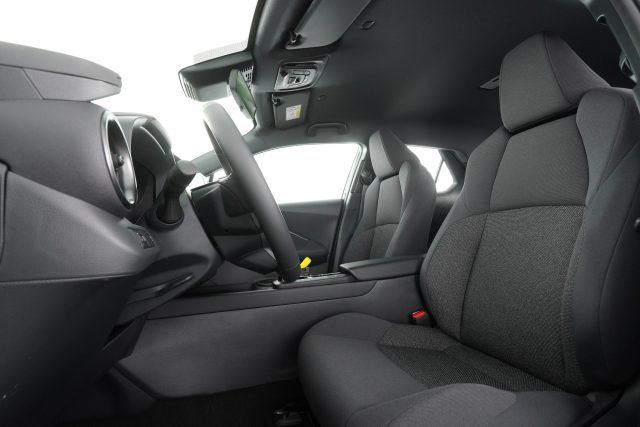 TOYOTA C-HR usata 9