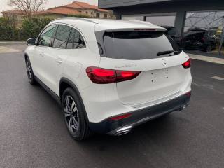 MERCEDES-BENZ GLA 200 usata, con Airbag