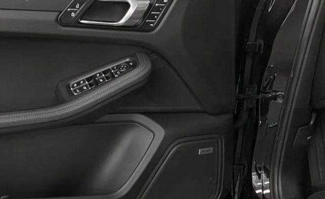 PORSCHE Macan usata, con Boardcomputer