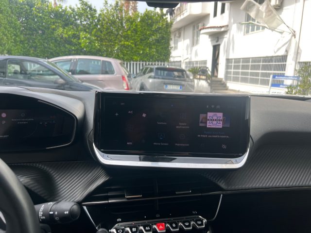 PEUGEOT 2008 usata, con Sistema di navigazione