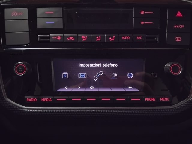 VOLKSWAGEN up! usata 24