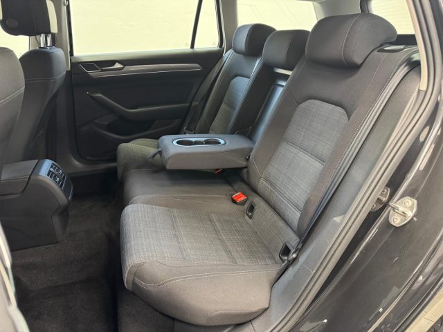 VOLKSWAGEN Passat Variant usata, con Fendinebbia