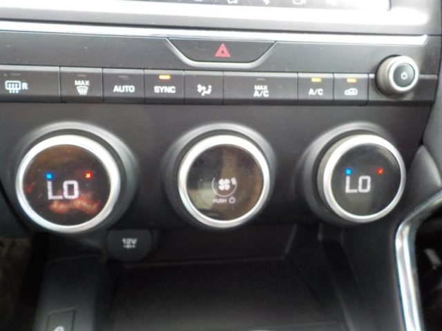 JAGUAR E-Pace usata, con Servosterzo