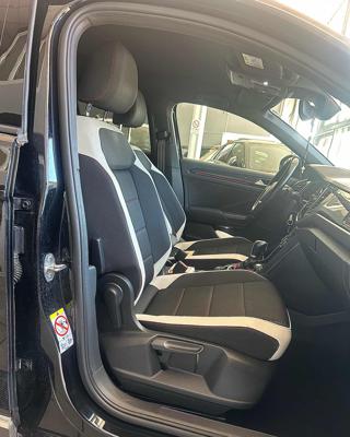 VOLKSWAGEN T-Roc usata, con USB