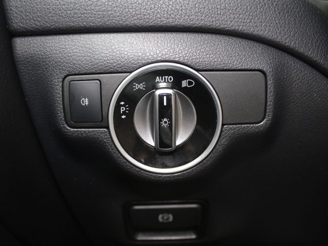 MERCEDES-BENZ GLA 200 usata, con Portellone posteriore elettrico