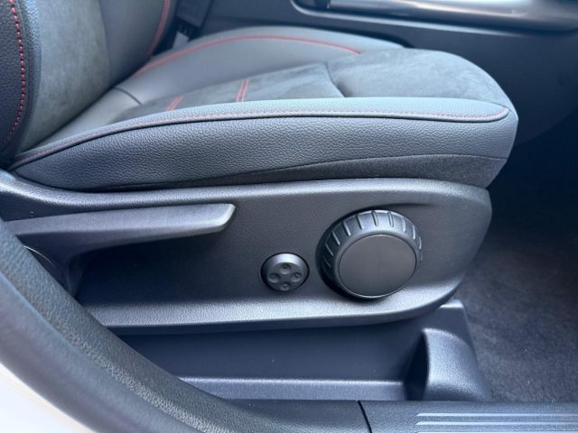 MERCEDES-BENZ GLA 180 usata 32