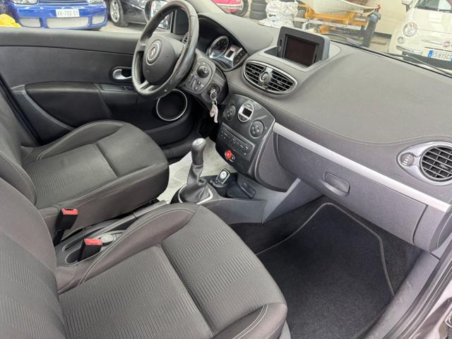 RENAULT Clio usata, con Sedile posteriore sdoppiato