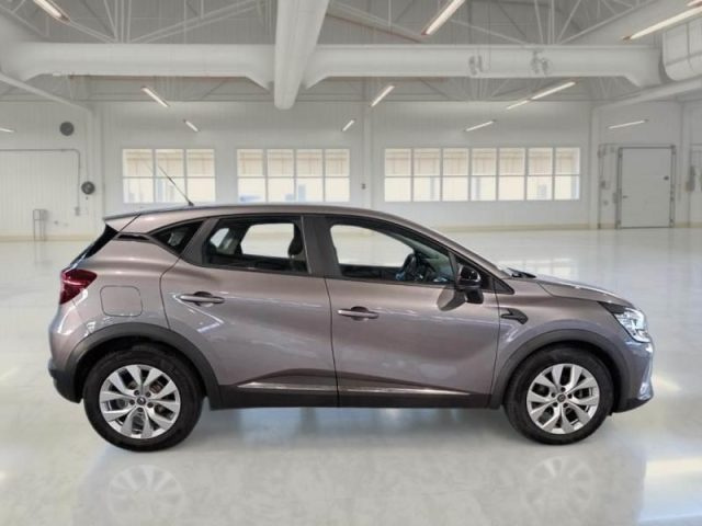 RENAULT Captur usata, con Autoradio