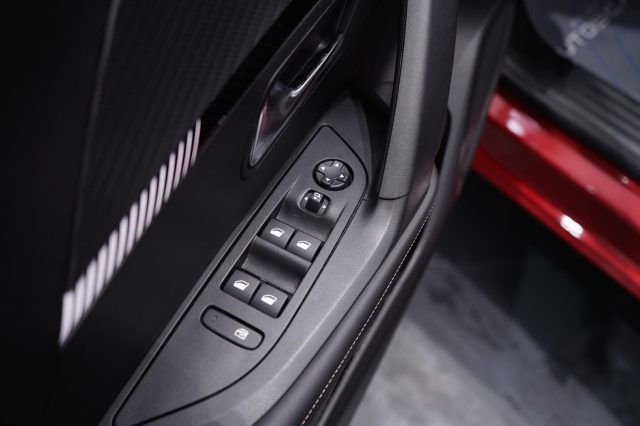 PEUGEOT 2008 usata, con ESP