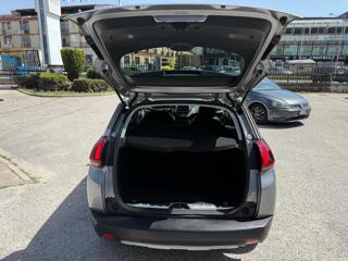 PEUGEOT 2008 usata, con Sensori di parcheggio posteriori