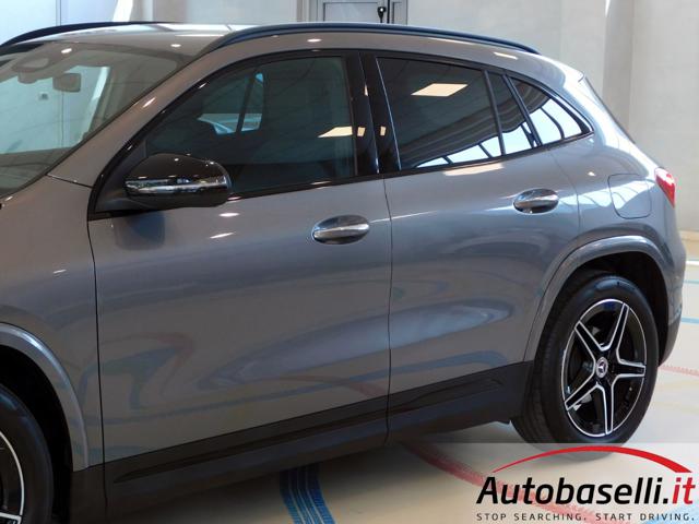 MERCEDES-BENZ GLA 180 usata, con Sedile posteriore sdoppiato