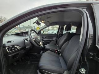 LANCIA Ypsilon usata, con Autoradio