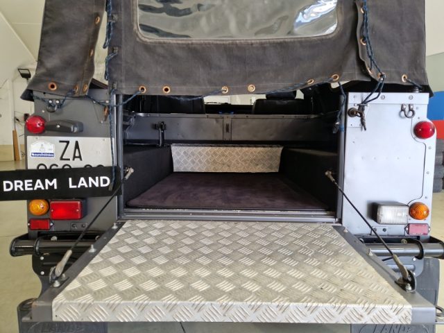 LAND ROVER Defender usata 19