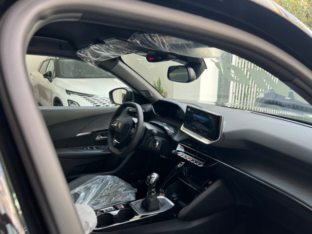 PEUGEOT 2008 usata, con Park Distance Control