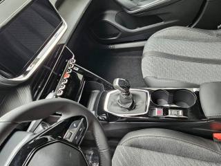 PEUGEOT 2008 usata, con Sistema di navigazione