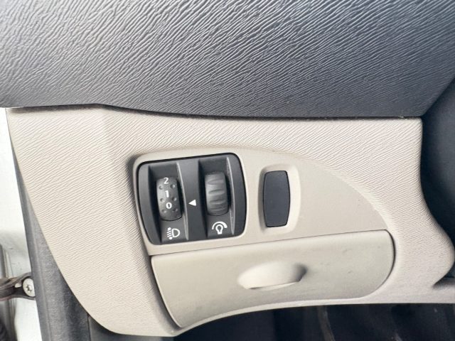 RENAULT Twingo usata 28