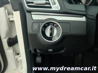 MERCEDES-BENZ E 220 usata, con Fari LED
