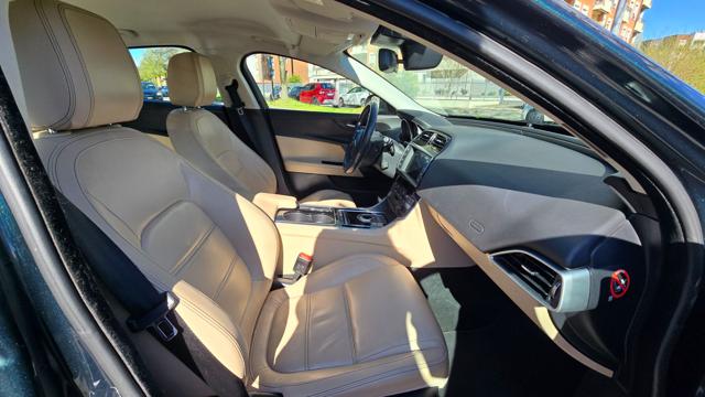 JAGUAR XE usata, con Controllo trazione