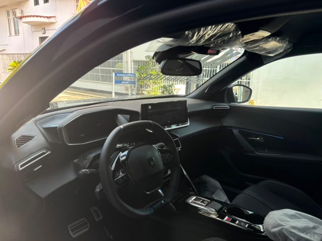 PEUGEOT 2008 usata, con Schermo multifunzione interamente digitale