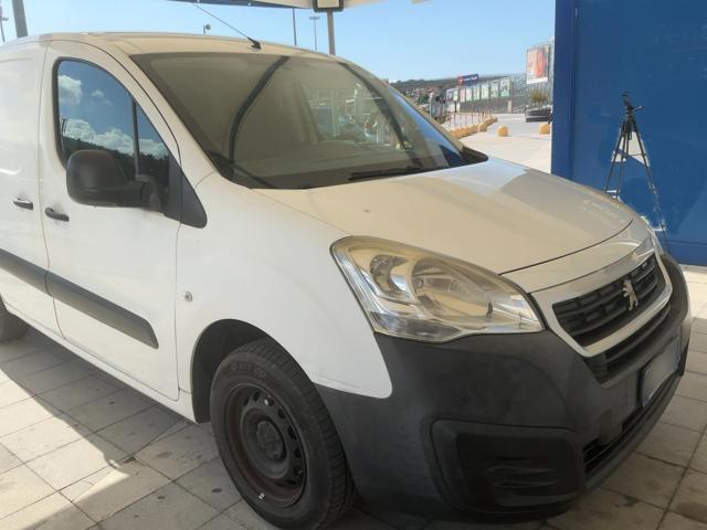 PEUGEOT Partner usata, con Autoradio