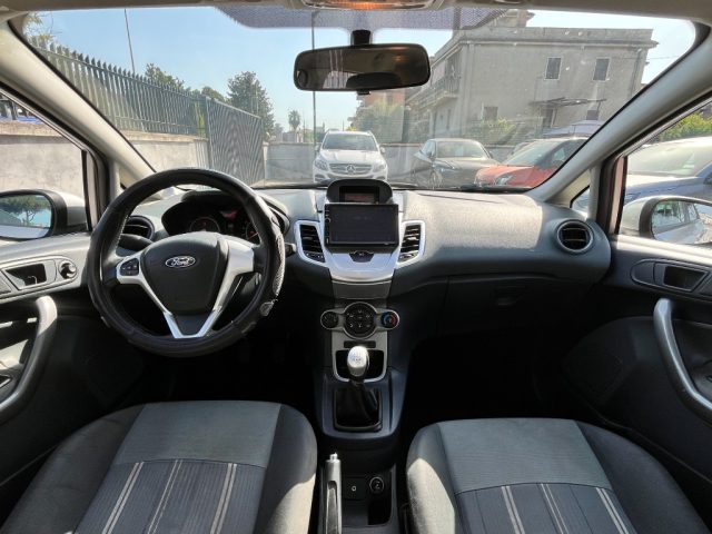 FORD Fiesta usata, con Specchietti laterali elettrici