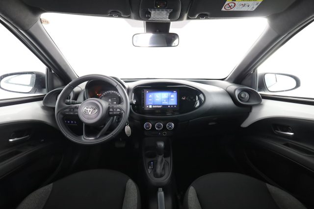 TOYOTA Aygo X usata 9