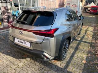 LEXUS UX 250h usata, con ESP