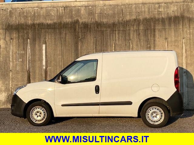 OPEL Combo usata, con Chiusura centralizzata