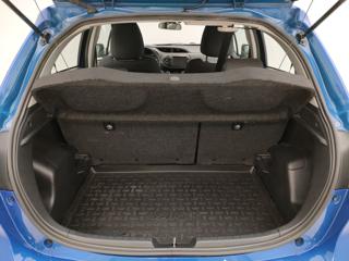 TOYOTA Yaris usata, con USB