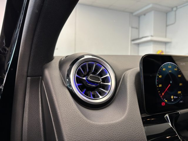 MERCEDES-BENZ GLA 180 usata, con Sedile posteriore sdoppiato