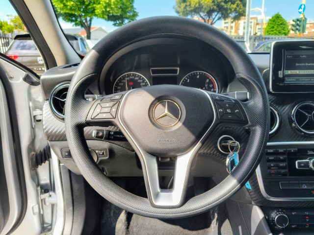 MERCEDES-BENZ GLA 180 usata, con Controllo trazione