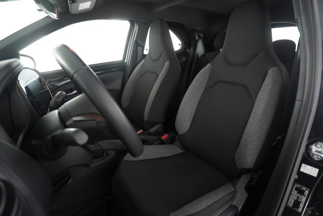 TOYOTA Aygo X usata 7