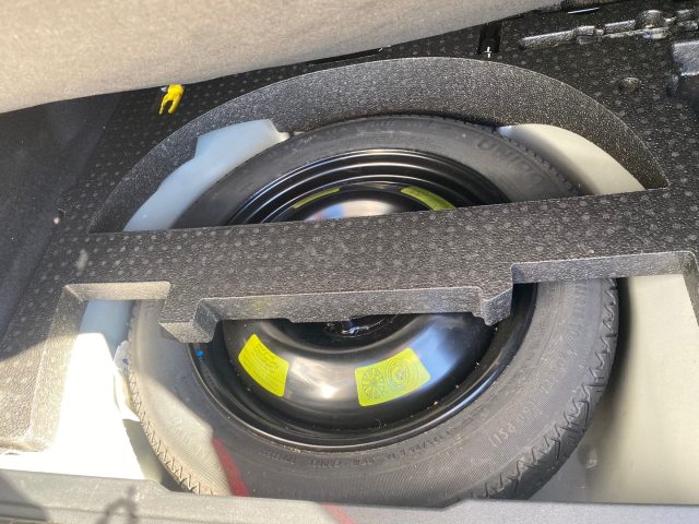 PEUGEOT 2008 usata, con Volante in pelle