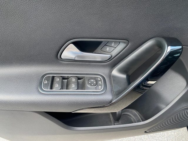MERCEDES-BENZ A 180 usata, con Vetri oscurati