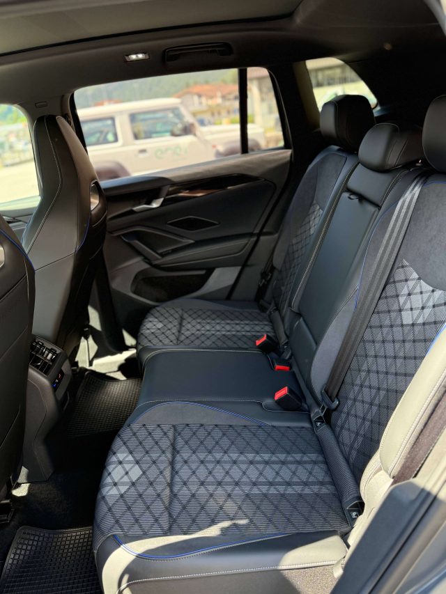 VOLKSWAGEN Tiguan usata, con USB