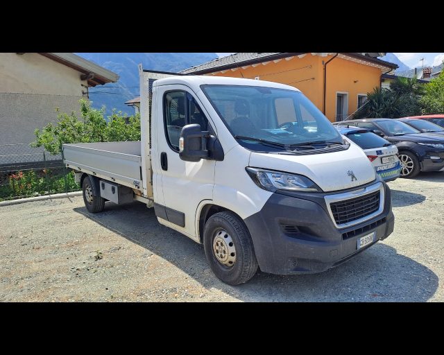 PEUGEOT Boxer usata, con Airbag