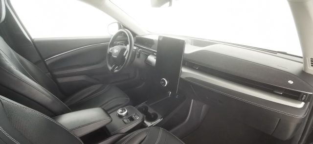 FORD Mustang Mach-E usata, con Schermo multifunzione interamente digitale