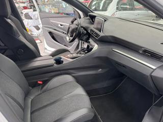 PEUGEOT 5008 usata, con USB