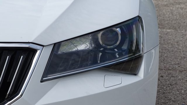 SKODA Superb usata, con Bracciolo