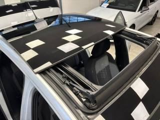 VOLKSWAGEN Taigo usata, con Airbag