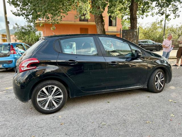 PEUGEOT 208 usata, con Autoradio