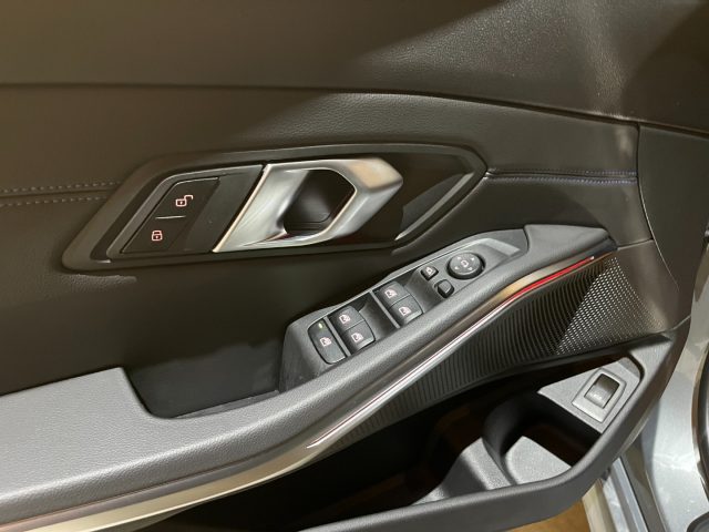 BMW 320 usata, con Fendinebbia