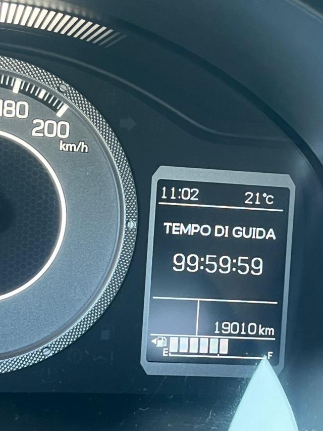 SUZUKI Ignis usata, con Autoradio digitale