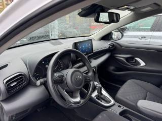 TOYOTA Yaris usata, con USB