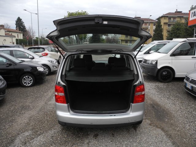 VOLKSWAGEN Touran usata 43
