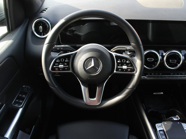 MERCEDES-BENZ B 180 usata, con Luci diurne LED